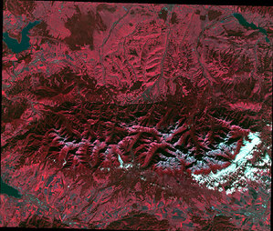 Ilustracja: Zobrazowania SPOT i Pleiades niemal od ręki <br />
Tatry w podczerwieni okiem Pleiades (Astri Polska)