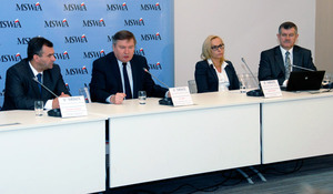 Ilustracja: Projekt ISOK na konferencji prasowej MSWiA
