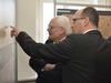 Ilustracja: <b class=pic_title>Ambasador Jan Sechter (z prawej) i Olgierd Dziekoński</b> <br />
<br />
<b class=pic_author>fot.  Jerzy Przywara</b><br />
<br />
