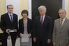 Ilustracja: <b class=pic_title>Uroczystość wręczenia nagród laureatom konkursu na najlepsze prace dyplomowe obronione na kierunku geodezja i kartografia</b> <br />
<br />
<b class=pic_description>Adam Potocki ? laureat II miejsca w kategorii ?prace magisterskie?; temat pracy: ?Projekt systemu geoinformacyjnego dla pszczelarzy z wykorzystaniem metodologii MDA?; Wojskowa Akademia Techniczna, Wydział Inżynierii Lądowej i Geodezji; Instytut Geodezji, Zakład Teledetekcji i Fotogrametrii; opiekun: dr hab. Elżbieta Bielecka (na fot. druga z lewej)</b> <br />
<br />
<b class=pic_author>fot.  Damian Czekaj</b><br />
<br />
