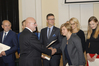 Ilustracja: <b class=pic_title>Inauguracja roku akademickiego 2018/2019 na Wydziale Geodezji i Kartografii Politechniki Warszawskiej</b> <br />
<br />
<b class=pic_description>Wręczenie nagrody zespołowej stopnia I za osiągnięcia organizacyjne w 2017 r. Wśród wyróżnionych znaleźli się: dr hab. Katarzyna Sobolewska-Mikulska, dr hab. Marcin Karabin, dr Józef Iwanicki, dr Robert Łuczyński, dr Magdalena Karabin-Zych, dr Natalia Sajnóg, dr Tomasz Budzyński, mgr inż. Małgorzata Stańczuk-Gałwiaczek, firma RCS Białystok</b> <br />
<br />
<b class=pic_author>fot.  Damian Czekaj</b><br />
<br />
