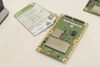 Ilustracja: <b class=pic_title>Intergeo 2016: Niwelatory, tachimetry i odbiorniki GNSS</b> <br />
<br />
<b class=pic_description>Płyty GNSS NovAtela serii OEM7 oferują m.in. możliwość korzystania z satelitarnych korekt o centymetrowej dokładności np. w razie chwilowej utraty fiksa RTK. Nie trzeba przy tym kupować abonamentu. Użytkownik płaci niewielkie sumy tylko za faktyczny czas korzystania z korekt. Druga ważna nowość w tych płytach to zaawansowane filtry do eliminowania zakłóceń sygnałów GNSS, zarówno ze źródeł zewnętrznych, jak i wewnętrznych (np. sąsiednie podzespoły instrumentu). Już wkrótce na rynku mają pojawić się pierwsze odbiorniki satelitarne z OEM7</b> <br />
<br />
<b class=pic_author>fot.  Jerzy Królikowski</b><br />
<br />
