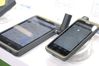 Ilustracja: <b class=pic_title>Intergeo 2018: tachimetry i odbiorniki GNSS</b> <br />
<br />
<b class=pic_description>Jak zapewnia chińska firma Hi-Target, w sprzyjających warunkach pomiarowych ten smartfon i tablet mogą wyznaczać pozycję z centymetrową dokładnością bez konieczności korzystania z zewnętrznej anteny</b> <br />
<br />
<b class=pic_author>fot.  Jerzy Królikowski</b><br />
<br />
