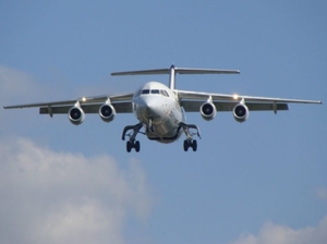 Ilustracja: PAŻP będzie monitorować zakłócanie sygnałów GNSS na lotniskach