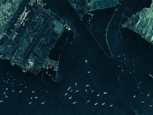Ilustracja: Dane z satelitów ICEYE wesprą europejską kontrolę nad morzami <br />
Port w Singapurze na zobrazowaniu z satelity ICEYE